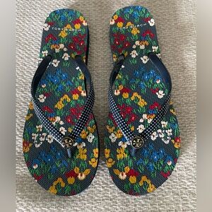 Tory Burch thin women’s flip flops, navy blue, polka dots and floral, size 8